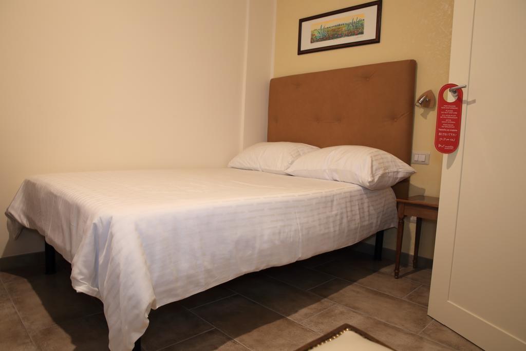 Anice Guesthouse Rome Bagian luar foto