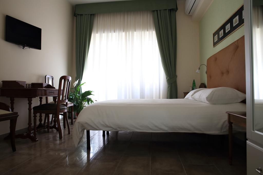 Anice Guesthouse Rome Bagian luar foto