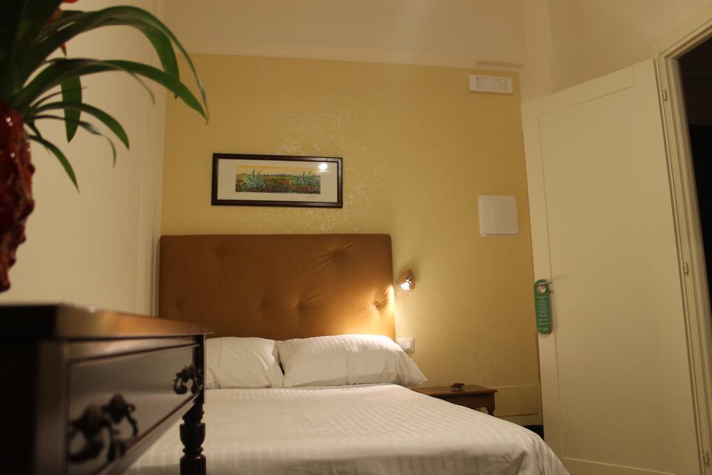 Anice Guesthouse Rome Bagian luar foto