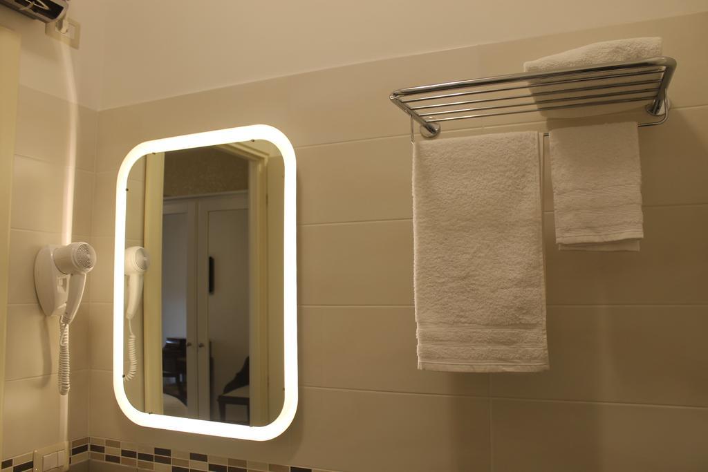 Anice Guesthouse Rome Bagian luar foto