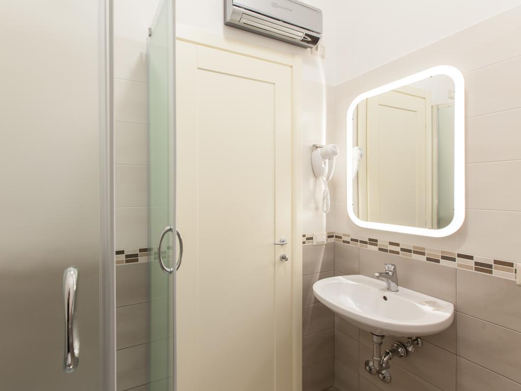 Anice Guesthouse Rome Bagian luar foto